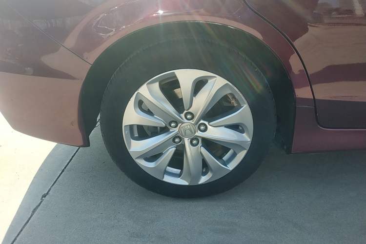 Used Honda Jade 2017 1.8L automatic Comfort version 5 seats Exterior 5