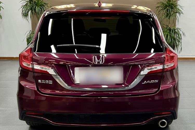 Used Honda Jade 2017 1.8L automatic Comfort version 5 seats Exterior 5