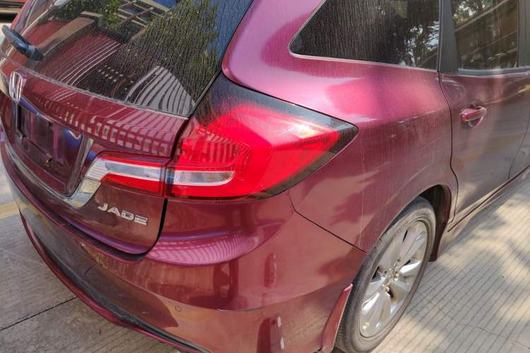Used Honda Jade 2017 1.8L automatic Comfort version 5 seats Exterior 6