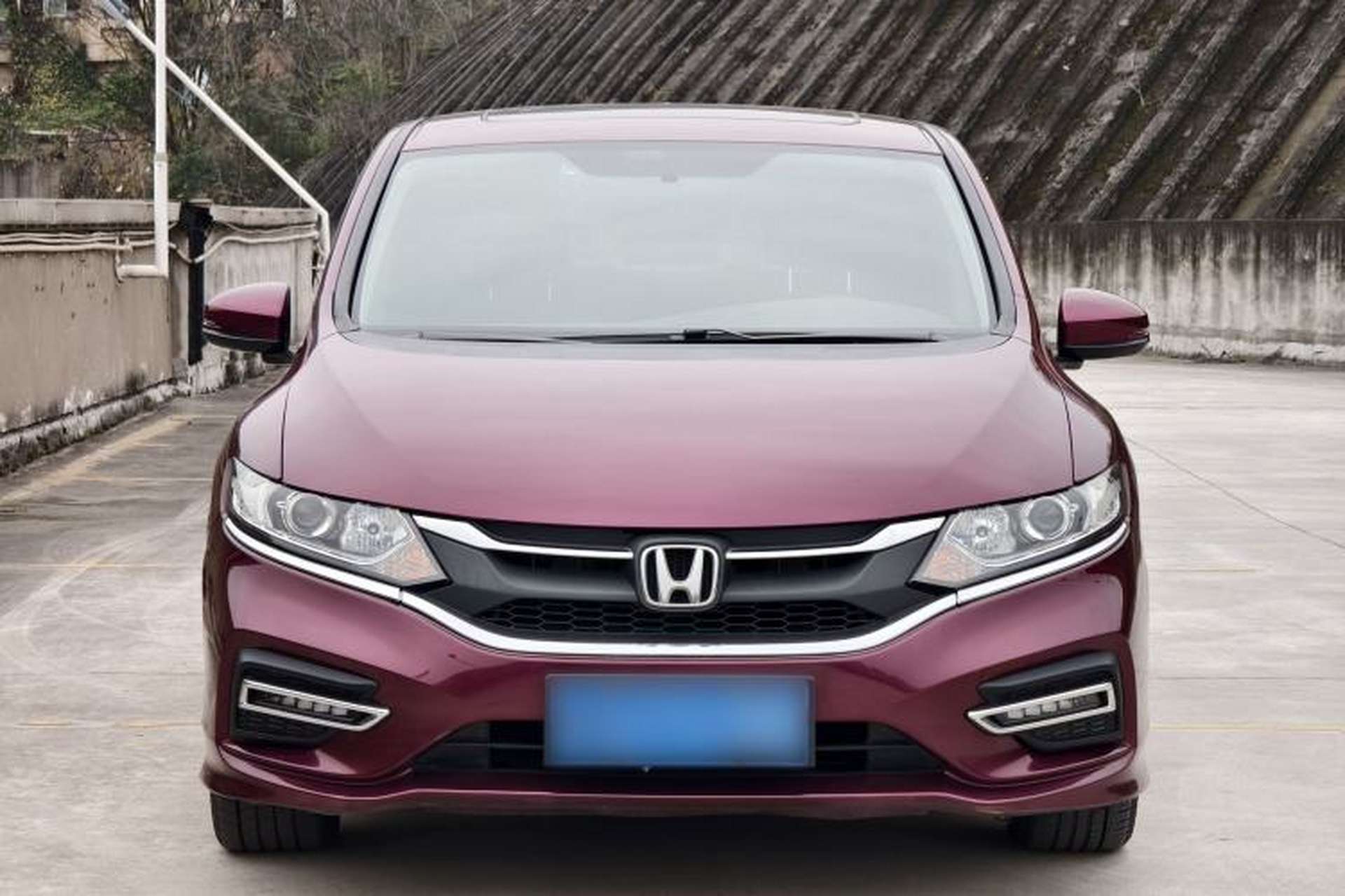 Used Honda Jade 2017 1.8L automatic Comfort version 5 seats Exterior 6