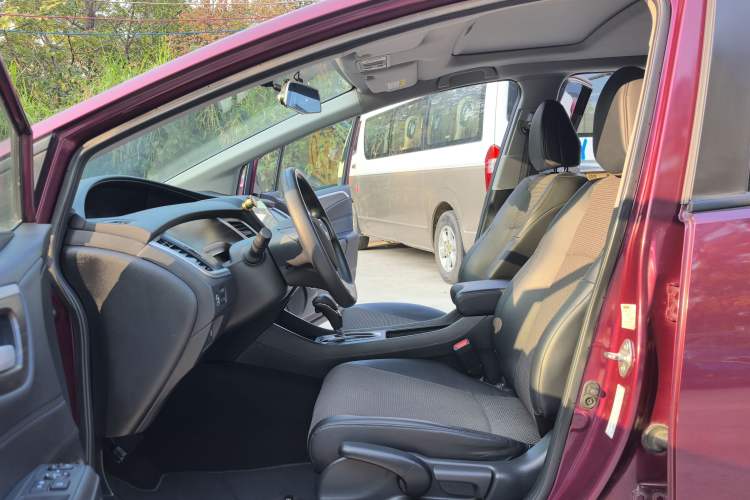 Used Honda Jade 2017 1.8L automatic Comfort version 5 seats Exterior 6