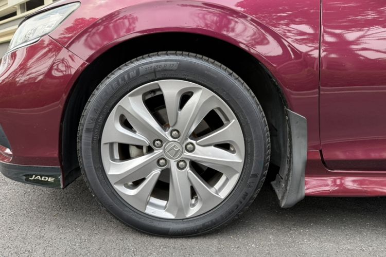 Used Honda Jade 2017 1.8L automatic Comfort version 5 seats Exterior 7