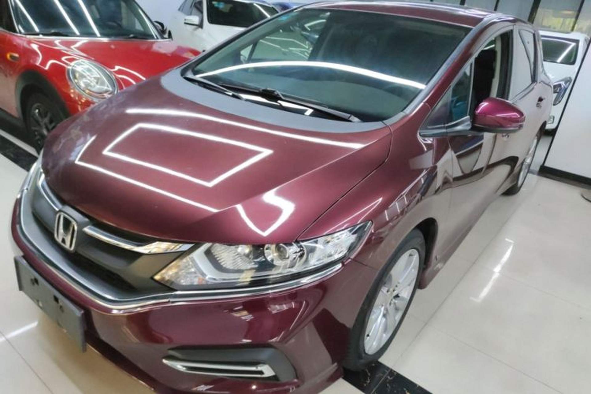 Used Honda Jade 2017 1.8L automatic Comfort version 5 seats Front Left 45 Deg