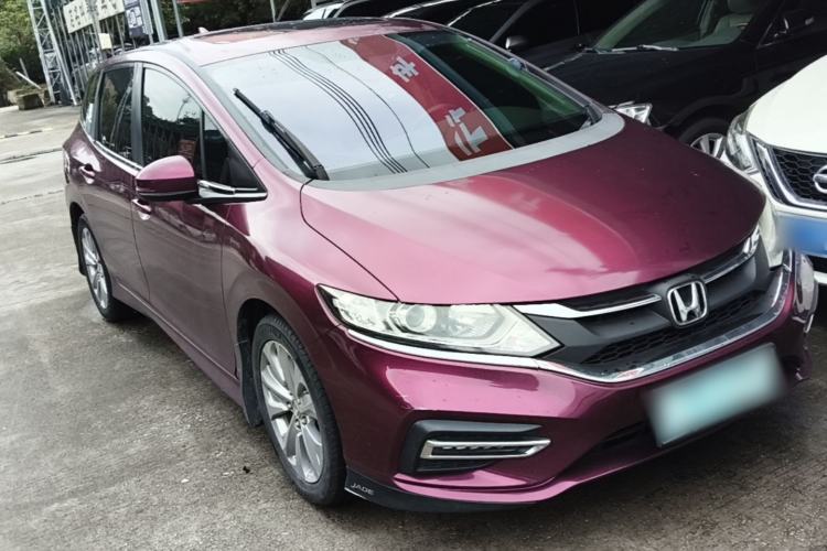 Used Honda Jade 2017 1.8L automatic Comfort version 5 seats Front Right 45 Deg