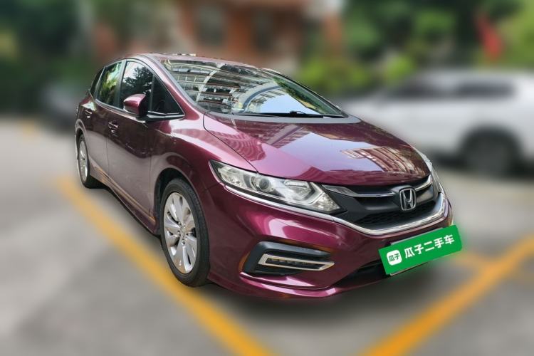 Used Honda Jade 2017 1.8L automatic Comfort version 5 seats Front Right 45 Deg