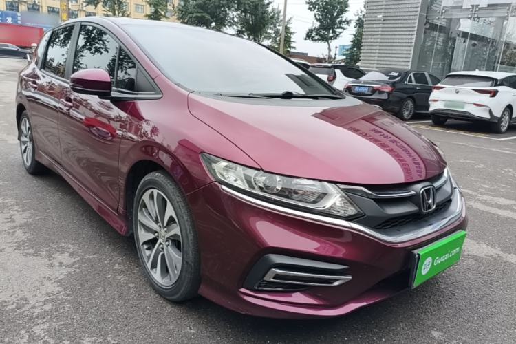 Used Honda Jade 2017 1.8L automatic Comfort version 5 seats Front Right 45 Deg