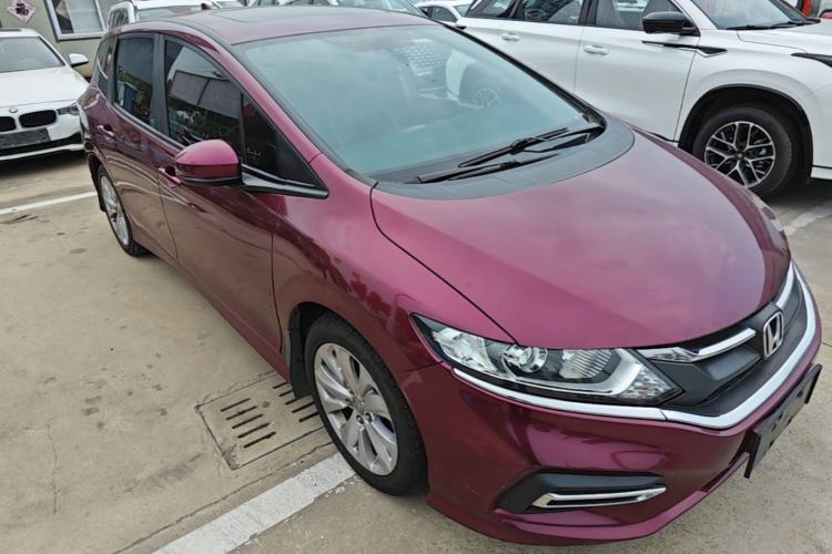 Used Honda Jade 2017 1.8L automatic Comfort version 5 seats Front Right 45 Deg