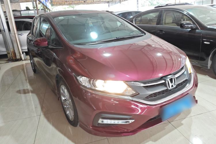 Used Honda Jade 2017 1.8L automatic Comfort version 5 seats Front Right 45 Deg