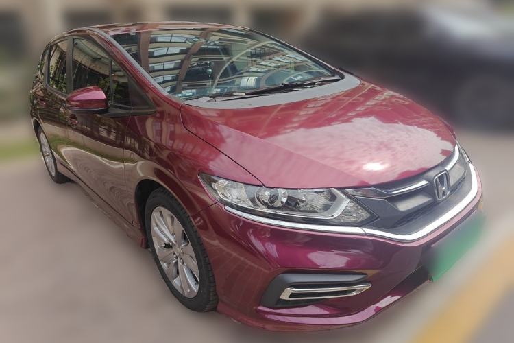 Used Honda Jade 2017 1.8L automatic Comfort version 5 seats Front Right 45 Deg