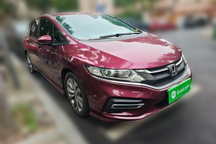 Used Honda Jade 2017 1.8L automatic Comfort version 5 seats Front Right 45 Deg