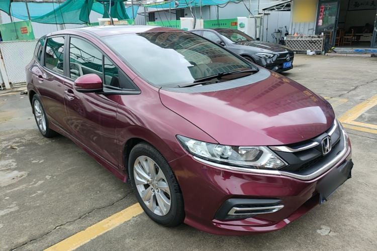 Used Honda Jade 2017 1.8L automatic Comfort version 5 seats Front Right 45 Deg