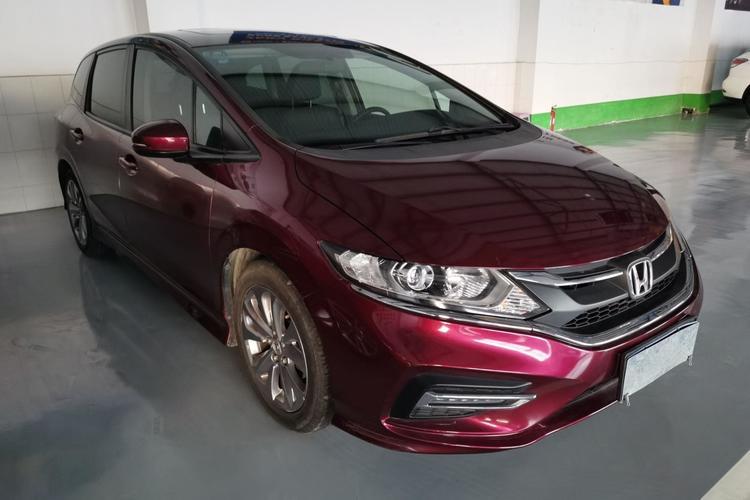 Used Honda Jade 2017 1.8L automatic Comfort version 5 seats Front Right 45 Deg