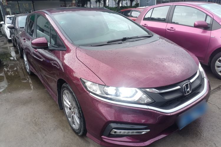 Used Honda Jade 2017 1.8L automatic Comfort version 5 seats Front Right 45 Deg