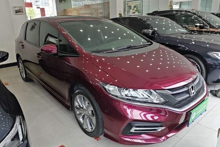 Used Honda Jade 2017 1.8L automatic Comfort version 5 seats Front Right 45 Deg