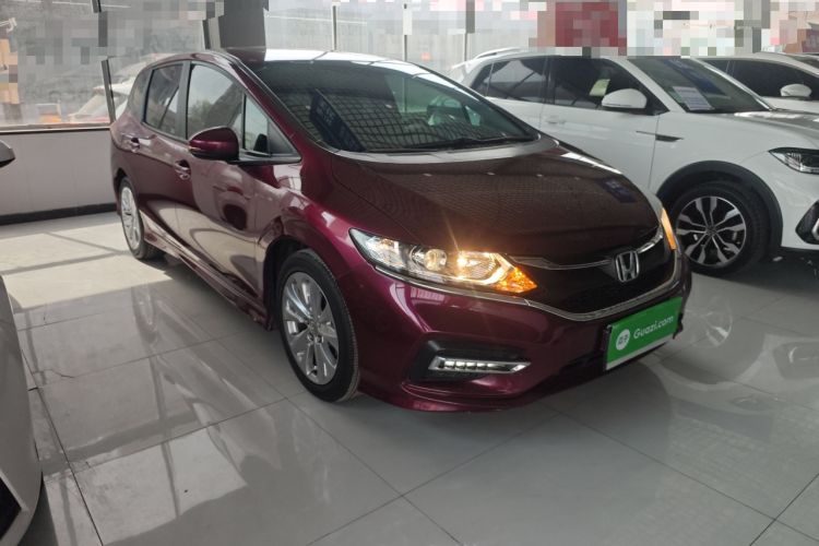 Used Honda Jade 2017 1.8L automatic Comfort version 5 seats Front Right 45 Deg