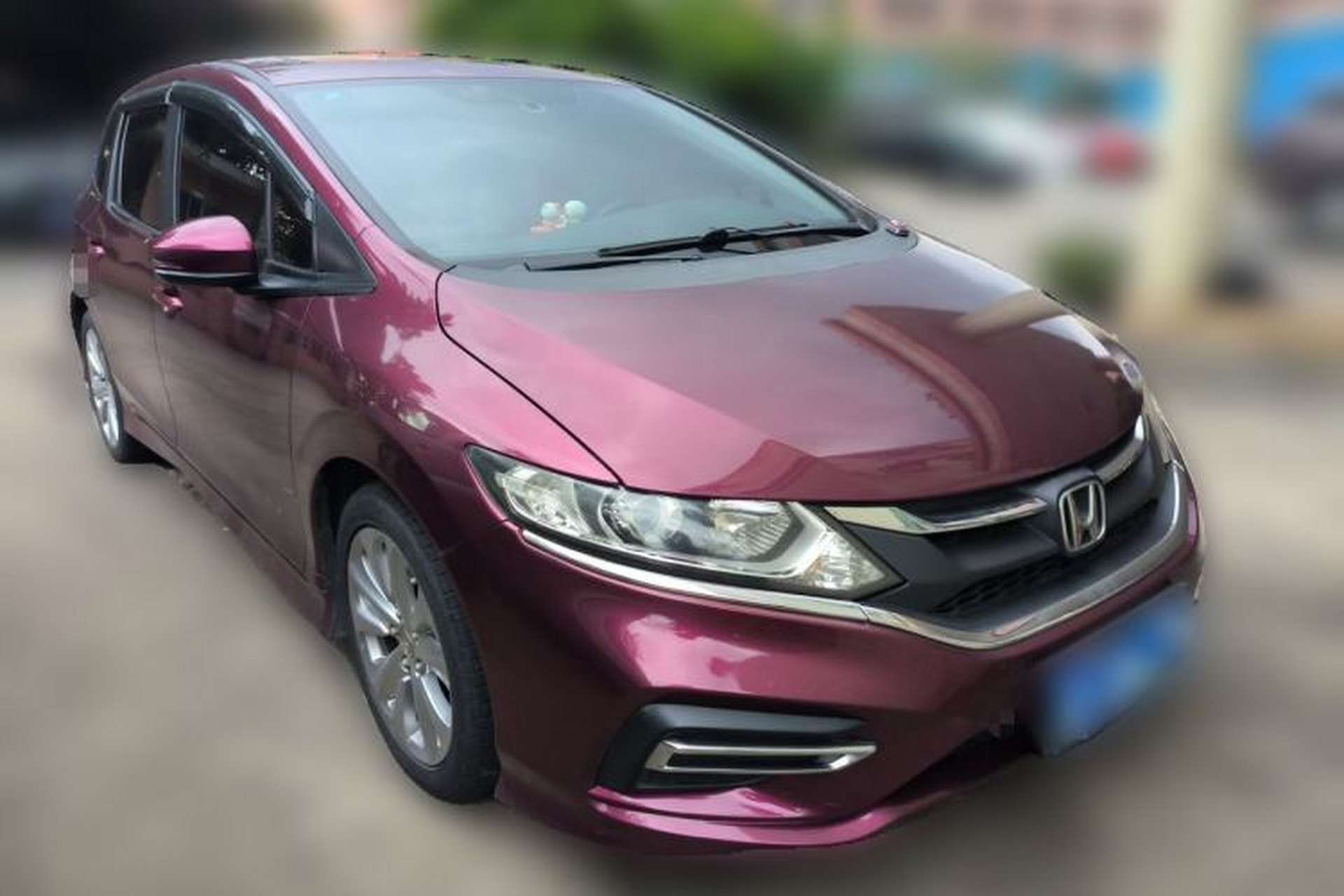 Used Honda Jade 2017 1.8L automatic Comfort version 5 seats Front Right 45 Deg