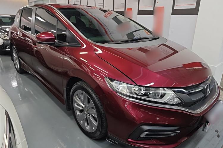Used Honda Jade 2017 1.8L automatic Comfort version 5 seats Front Right 45 Deg