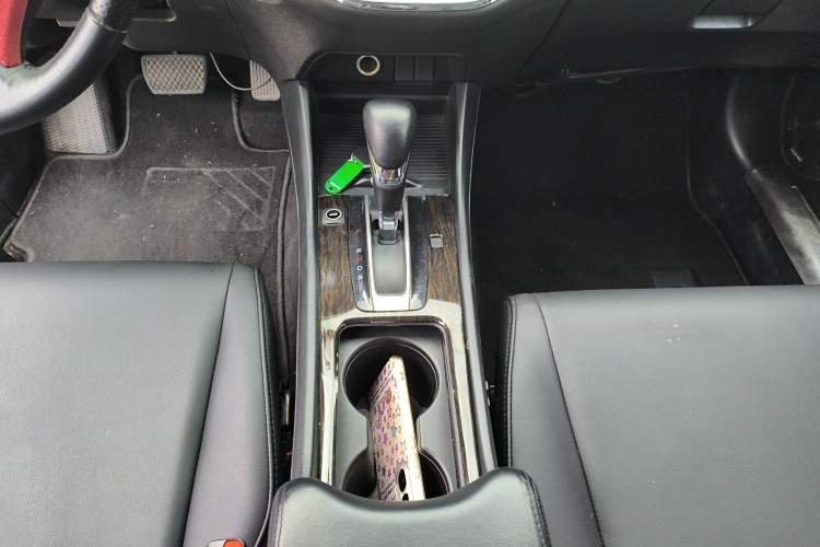 Used Honda Jade 2017 1.8L automatic Comfort version 5 seats Gear Lever