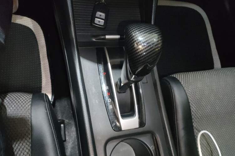 Used Honda Jade 2017 1.8L automatic Comfort version 5 seats Gear Lever