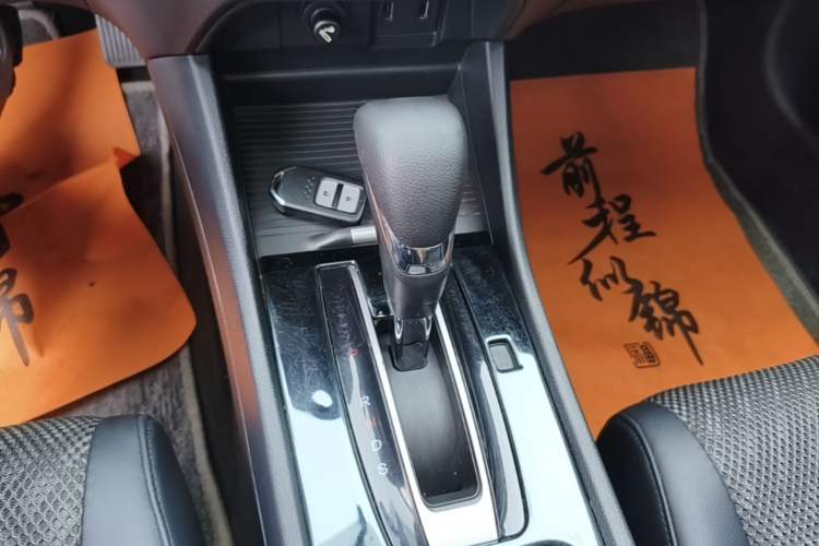 Used Honda Jade 2017 1.8L automatic Comfort version 5 seats Gear Lever