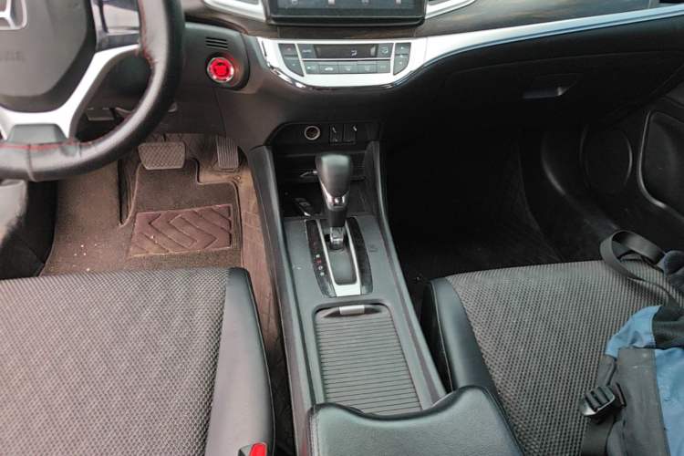 Used Honda Jade 2017 1.8L automatic Comfort version 5 seats Gear Lever