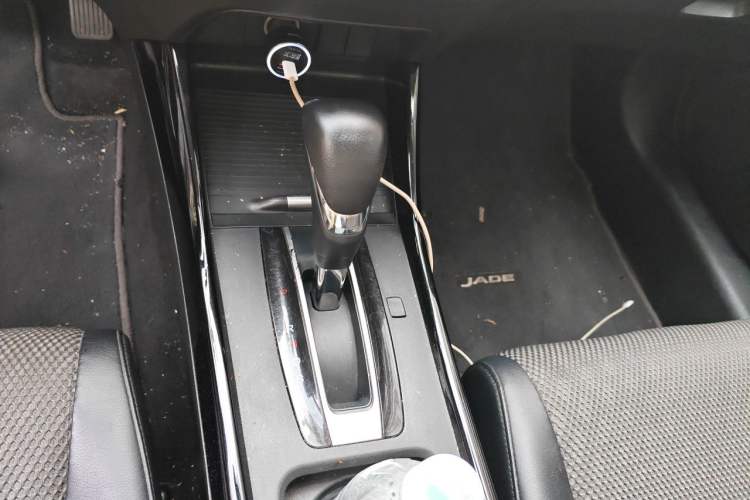 Used Honda Jade 2017 210TURBO CVT Fashion Edition 5-seater Gear Lever