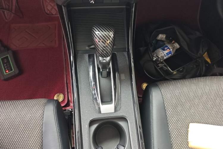 Used Honda Jade 2017 210TURBO CVT Fashion Edition 5-seater Gear Lever