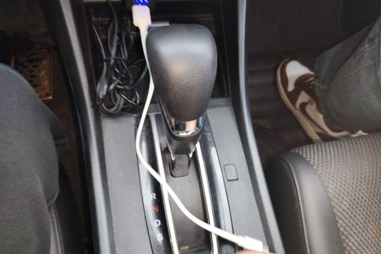 Used Honda Jade 2017 1.8L automatic Comfort version 5 seats Gear Lever