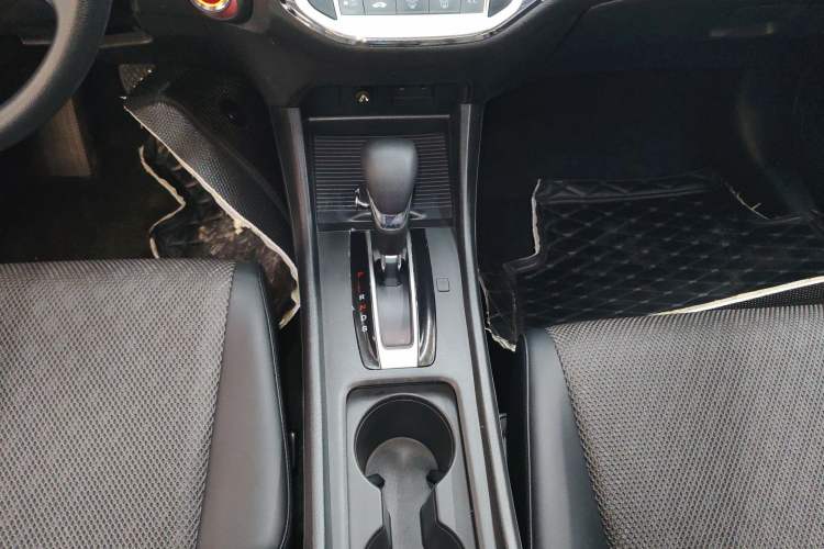 Used Honda Jade 2017 1.8L automatic Comfort version 5 seats Gear Lever
