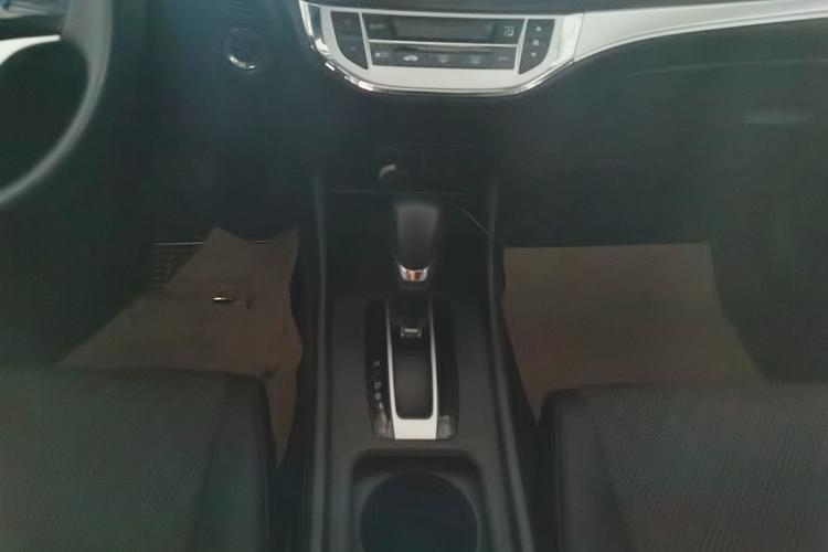Used Honda Jade 2017 1.8L automatic Comfort version 5 seats Gear Lever