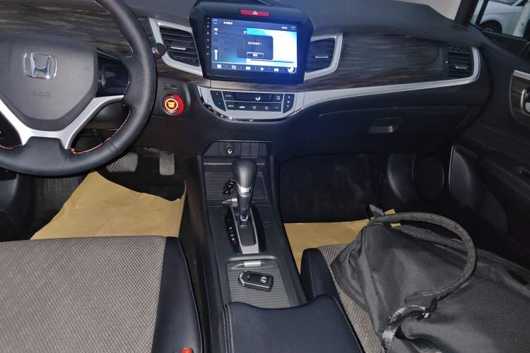 Used Honda Jade 2017 1.8L automatic Comfort version 5 seats Gear Lever