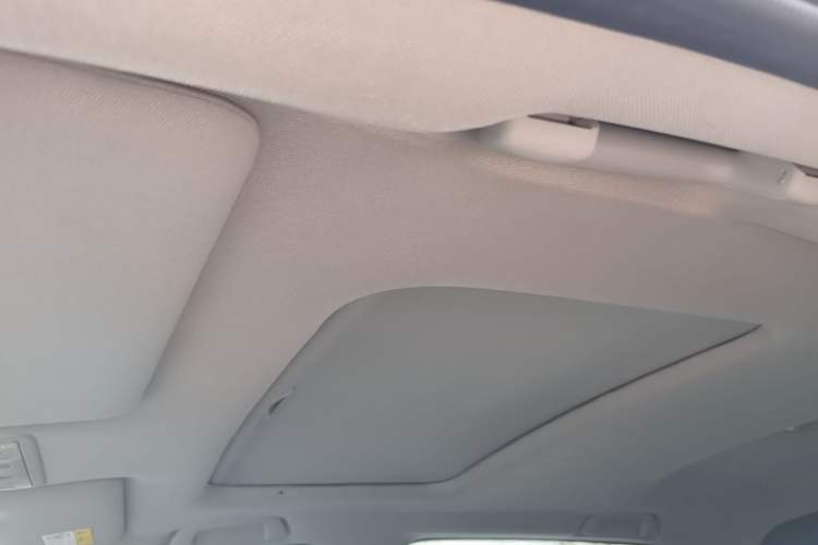Used Honda Jade 2017 1.8L automatic Comfort version 5 seats Headliner