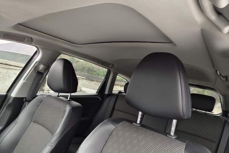 Used Honda Jade 2017 1.8L automatic Comfort version 5 seats Headliner