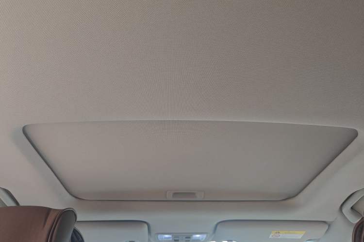 Used Honda Jade 2017 1.8L automatic Comfort version 5 seats Headliner