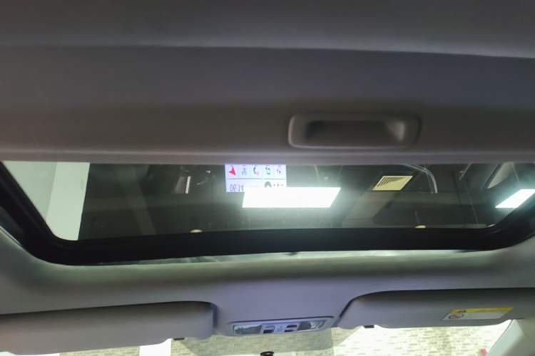 Used Honda Jade 2017 1.8L automatic Comfort version 5 seats Headliner