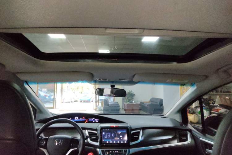 Used Honda Jade 2017 1.8L automatic Comfort version 5 seats Headliner