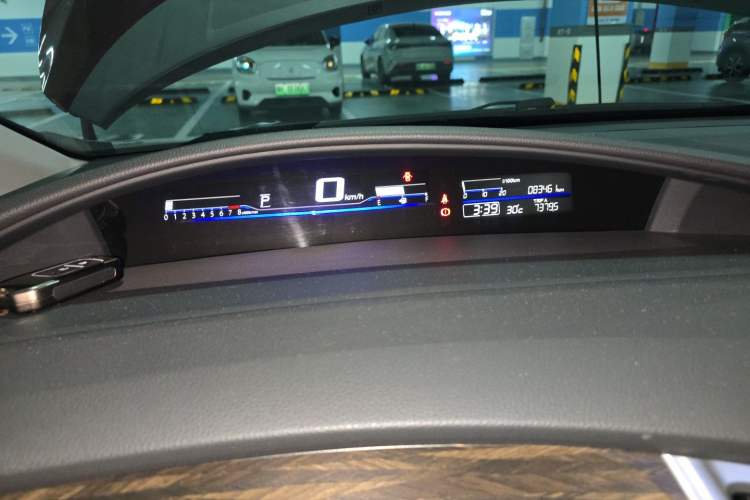 Used Honda Jade 2017 1.8L automatic Comfort version 5 seats Instrument Cluster
