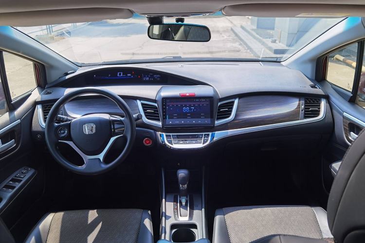 Used Honda Jade 2017 1.8L automatic Comfort version 5 seats Interior 1