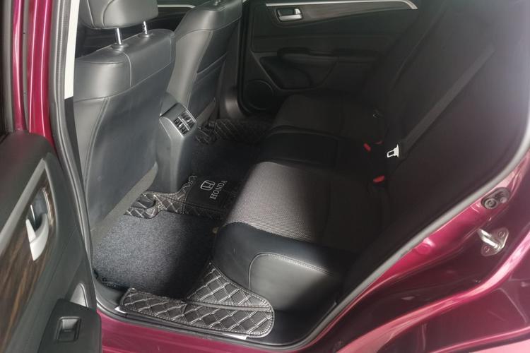 Used Honda Jade 2017 1.8L automatic Comfort version 5 seats Interior 1