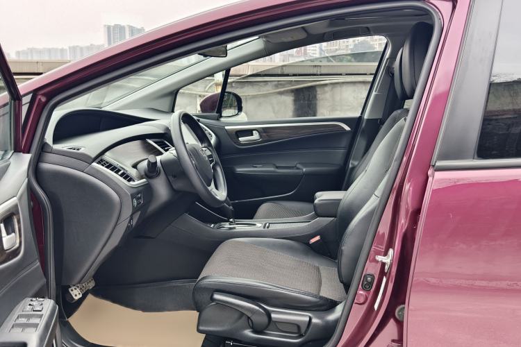Used Honda Jade 2017 1.8L automatic Comfort version 5 seats Interior 1