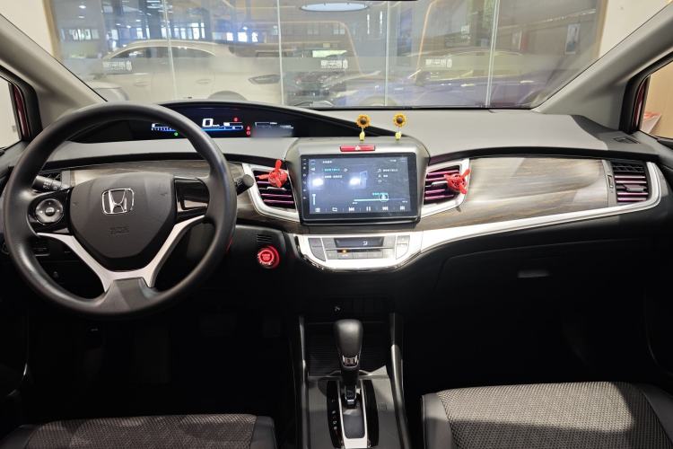 Used Honda Jade 2017 1.8L automatic Comfort version 5 seats Interior 12