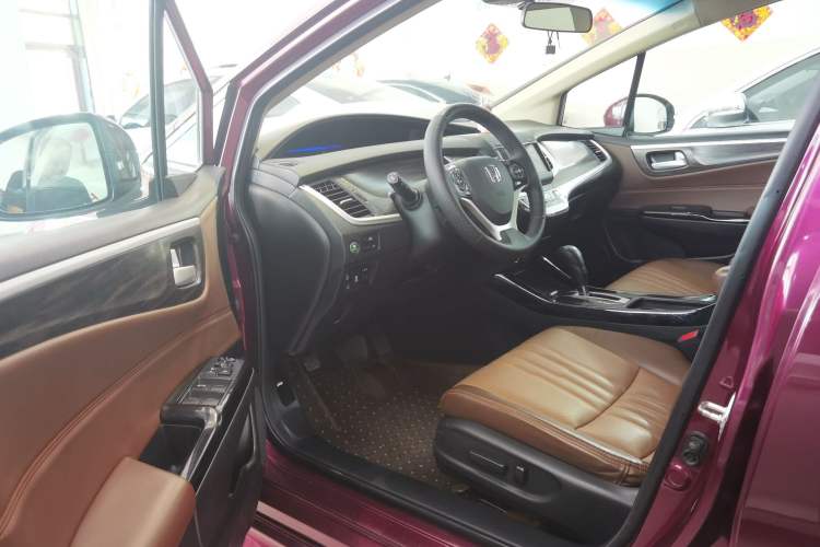 Used Honda Jade 2017 210TURBO CVT Luxury Edition 6 Seats Interior 2