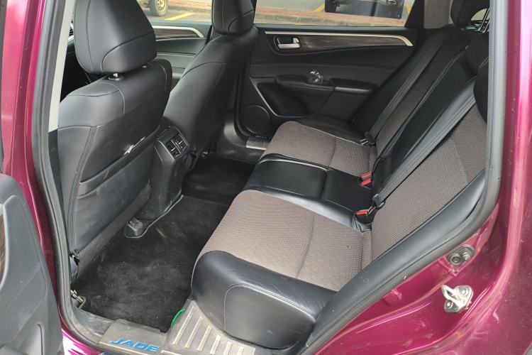 Used Honda Jade 2017 1.8L automatic Comfort version 5 seats Interior 2