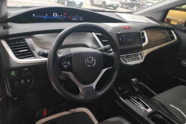 Used Honda Jade 2017 1.8L automatic Comfort version 5 seats Interior 2