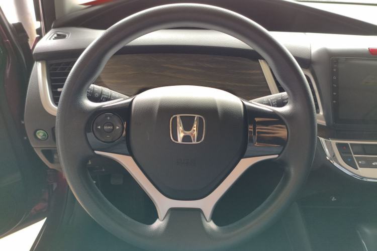 Used Honda Jade 2017 1.8L automatic Comfort version 5 seats Interior 2