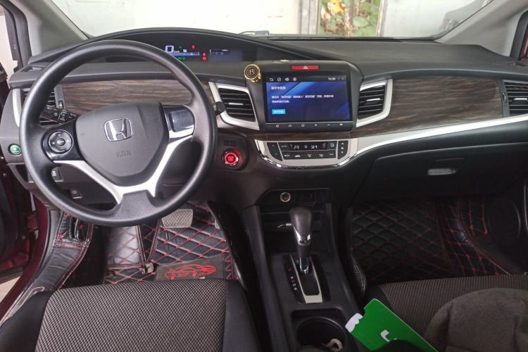 Used Honda Jade 2017 1.8L automatic Comfort version 5 seats Interior 2