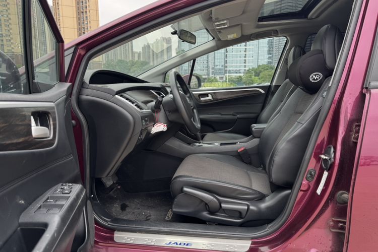Used Honda Jade 2017 1.8L automatic Comfort version 5 seats Interior 2