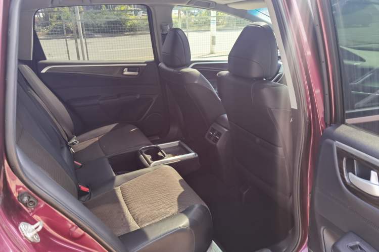 Used Honda Jade 2017 1.8L automatic Comfort version 5 seats Interior 3