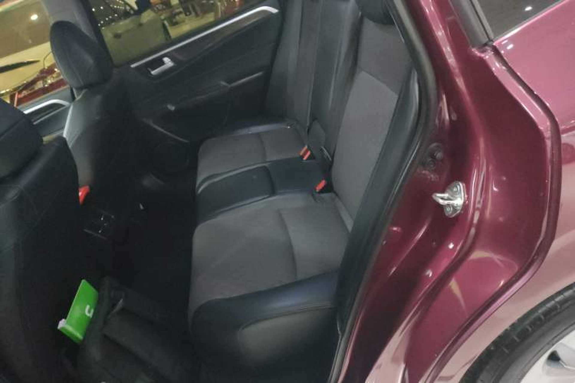 Used Honda Jade 2017 1.8L automatic Comfort version 5 seats Interior 4