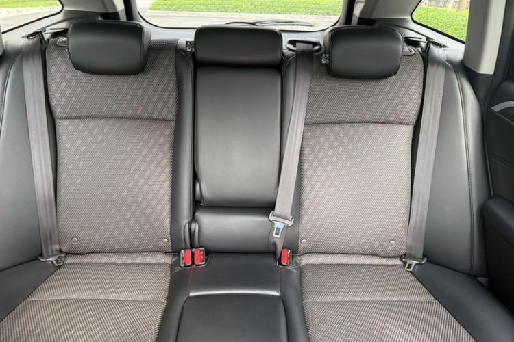 Used Honda Jade 2017 1.8L automatic Comfort version 5 seats Interior 5